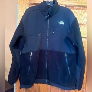 The North Face Men's Black Performance Jacket